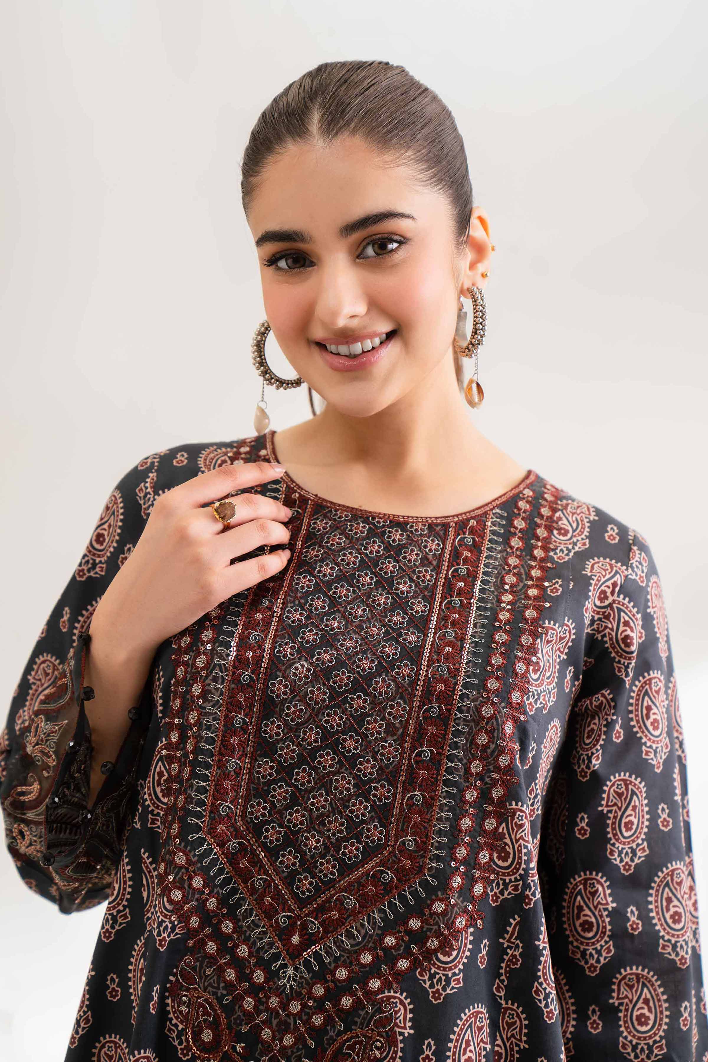 2 Piece - Digital Printed Embroidered Suit - 42501778 - Image 2