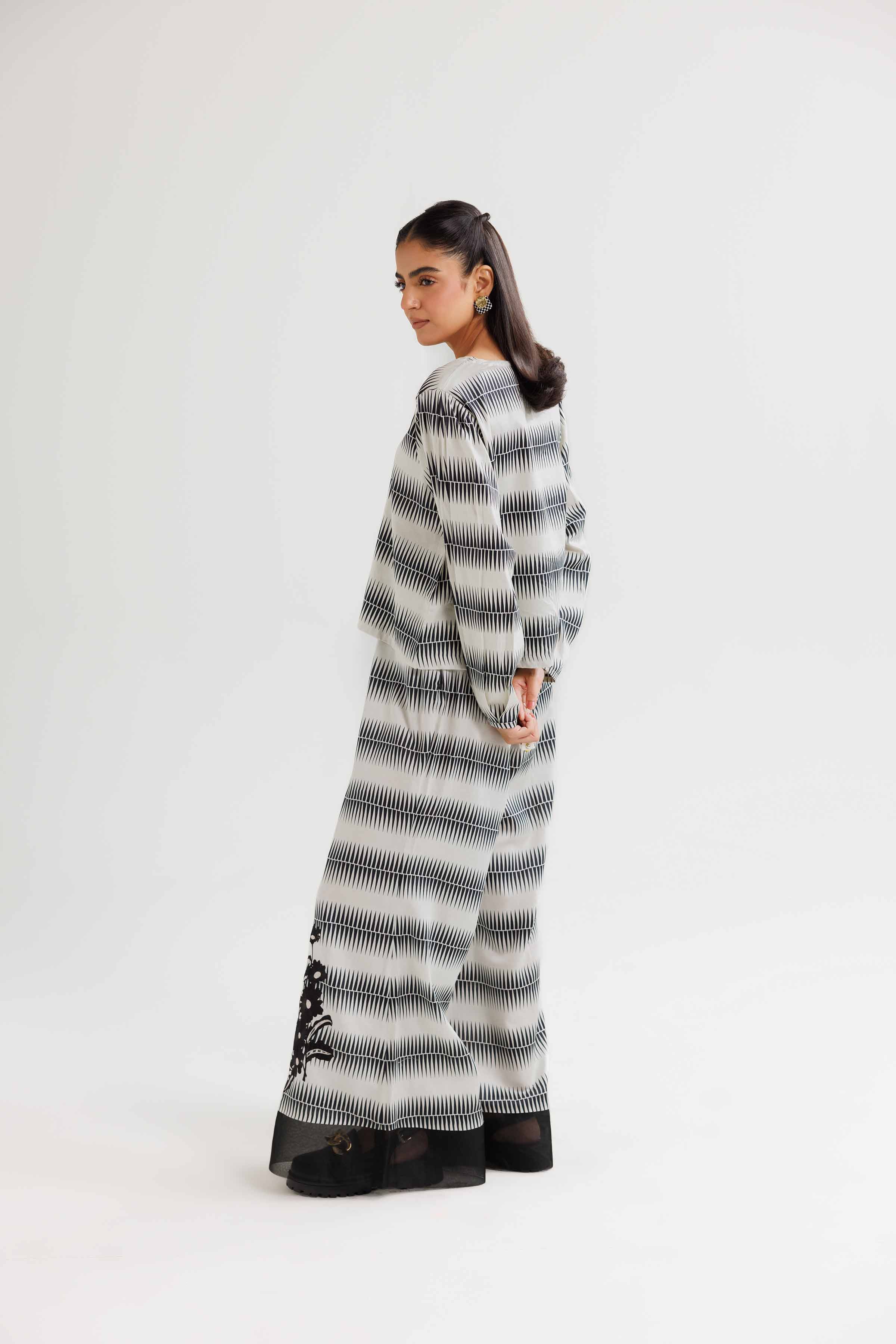 2 Piece - Printed Embroidered Suit - FW24-49 - Image 3