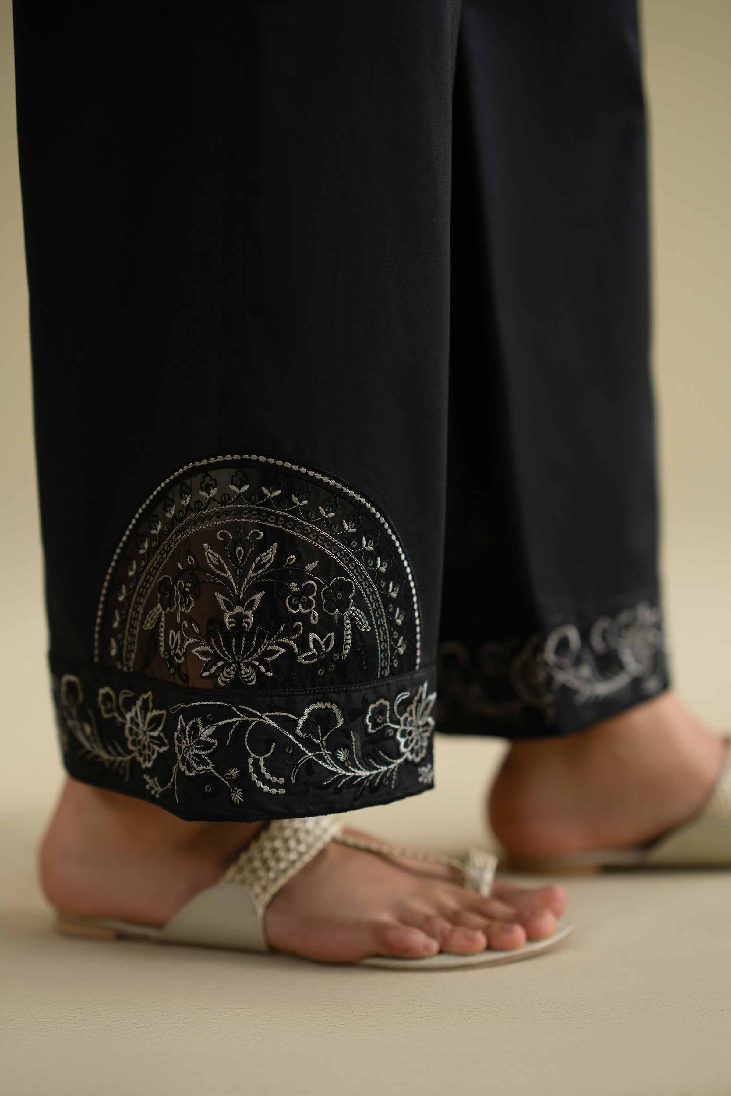 Embroidered Pants - KFE26-127 - Image 5