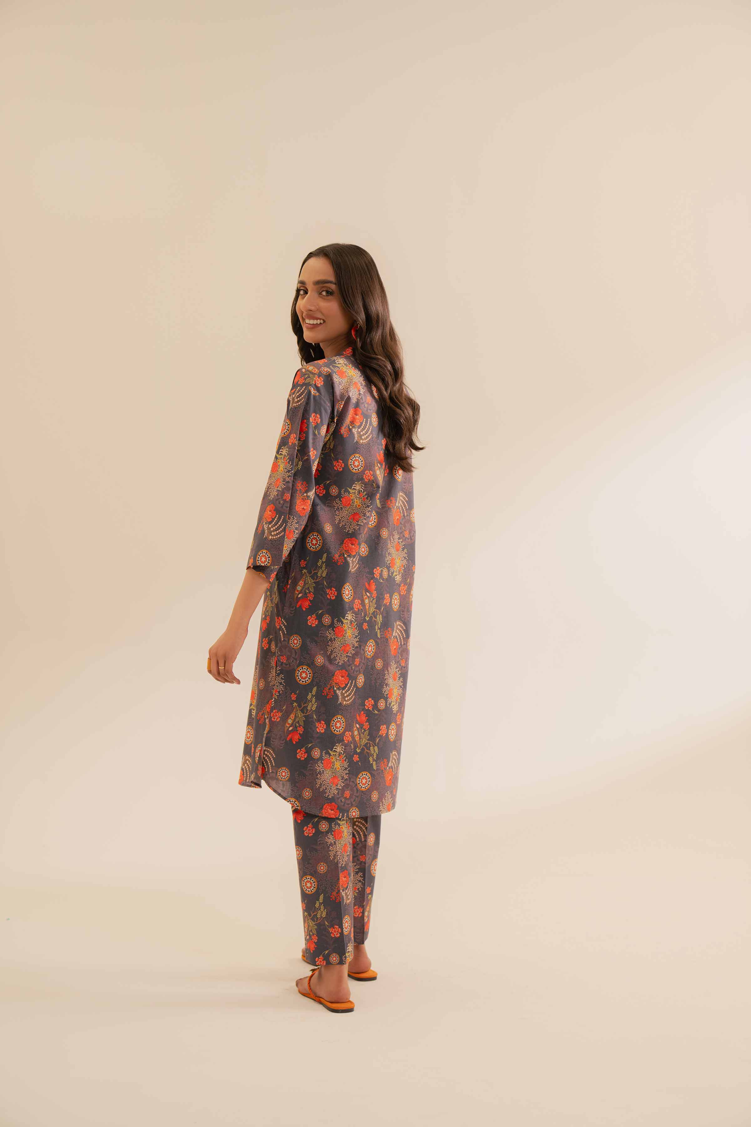 2 Piece - Printed Suit - PE24-311 - Image 3