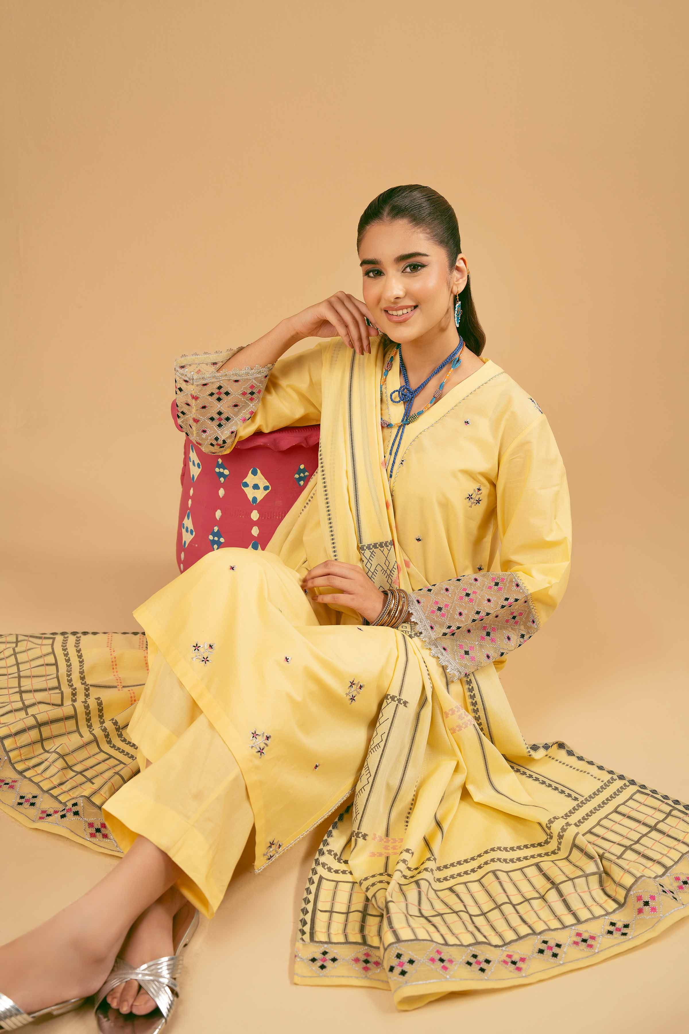 3 Piece - Embroidered Suit - PE25-100 - Image 7