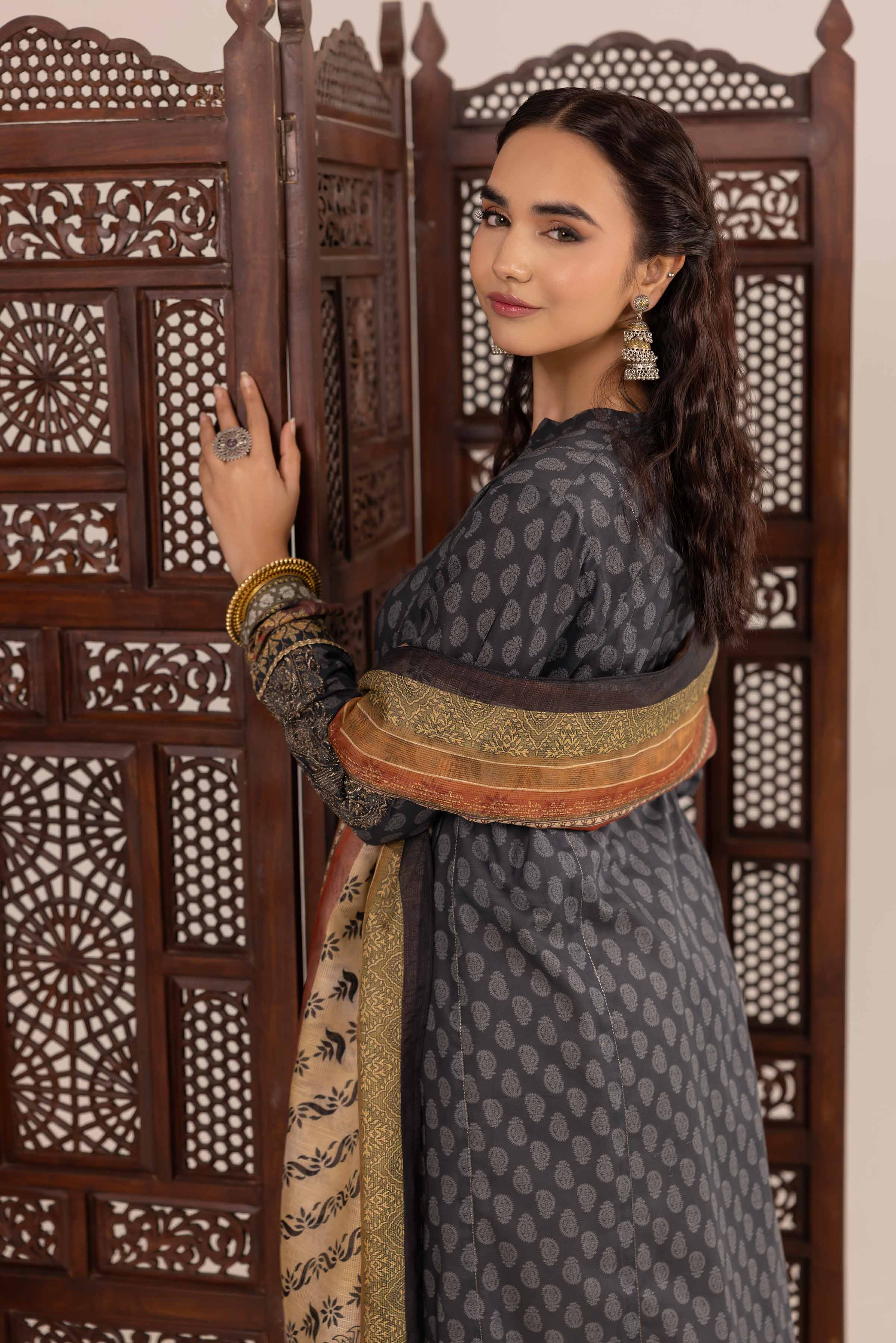 2 Piece - Printed Embroidered Suit - PE25-137 - Image 3