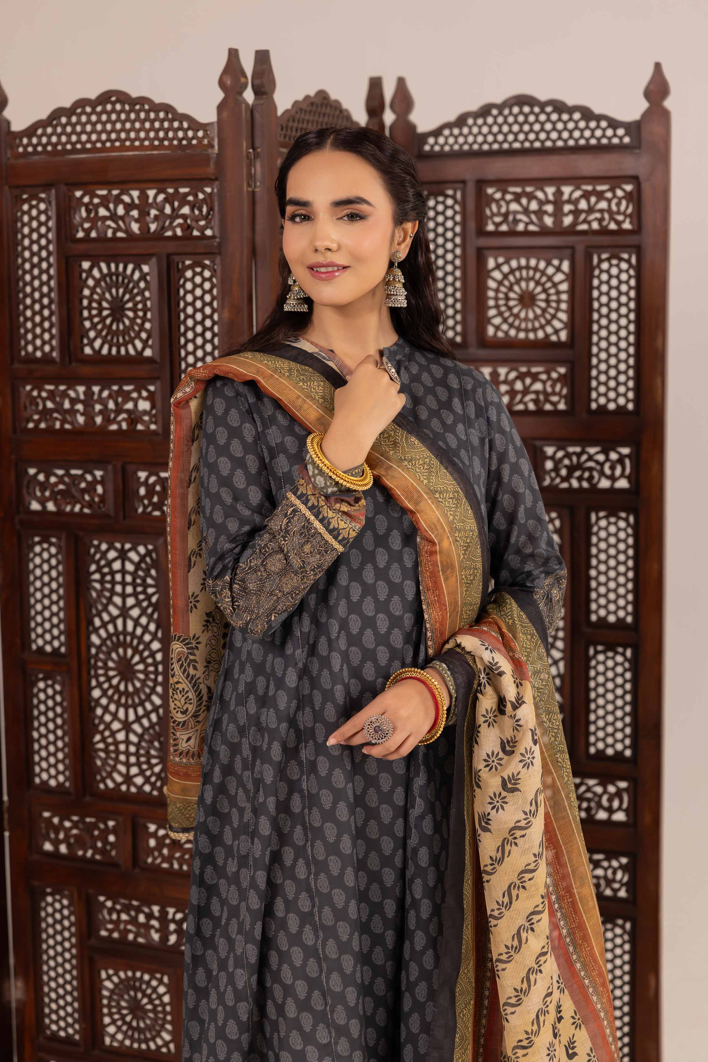 2 Piece - Printed Embroidered Suit - PE25-137 - Image 4