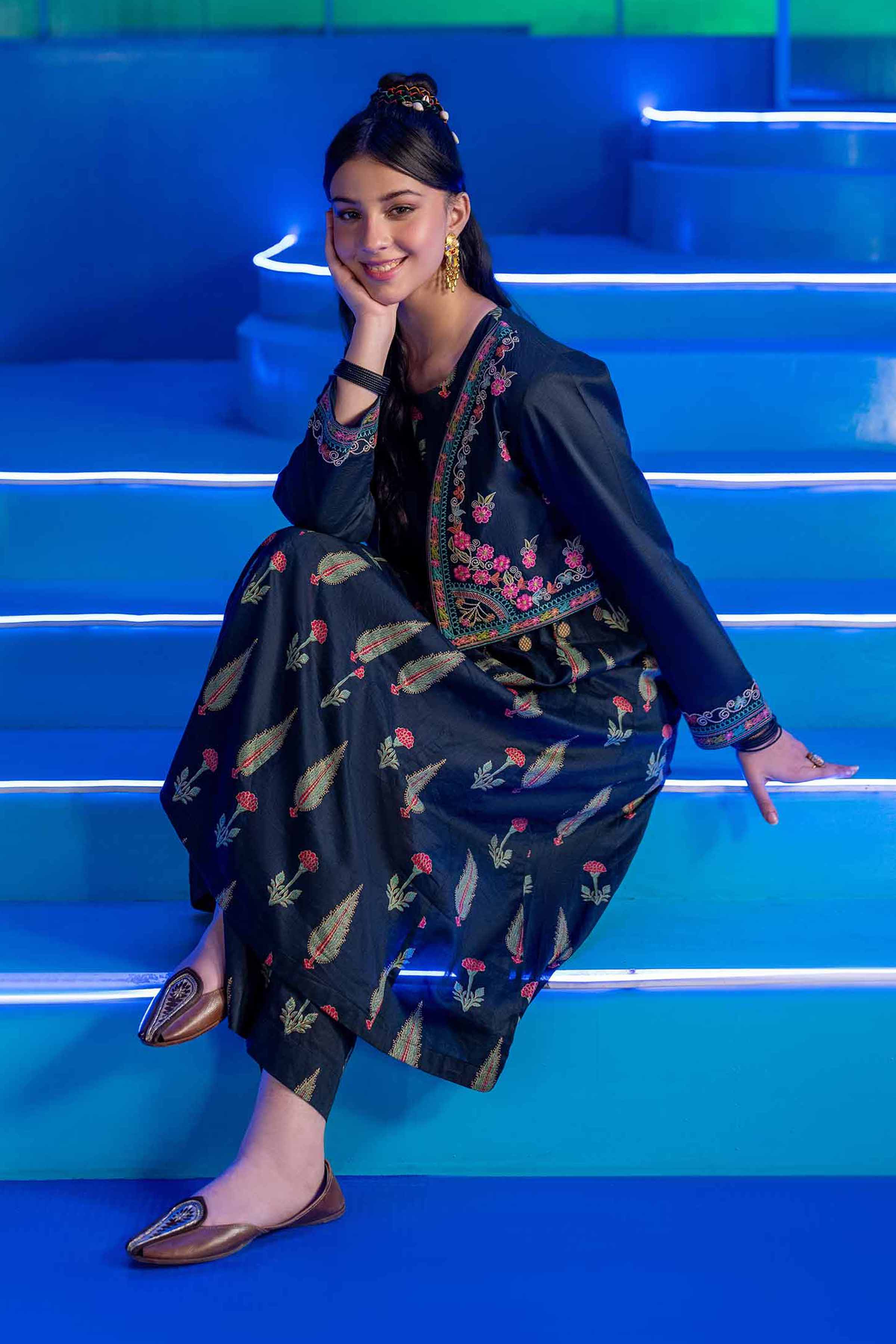 3 Piece - Printed Embroidered Suit - PE25-167 - Image 2