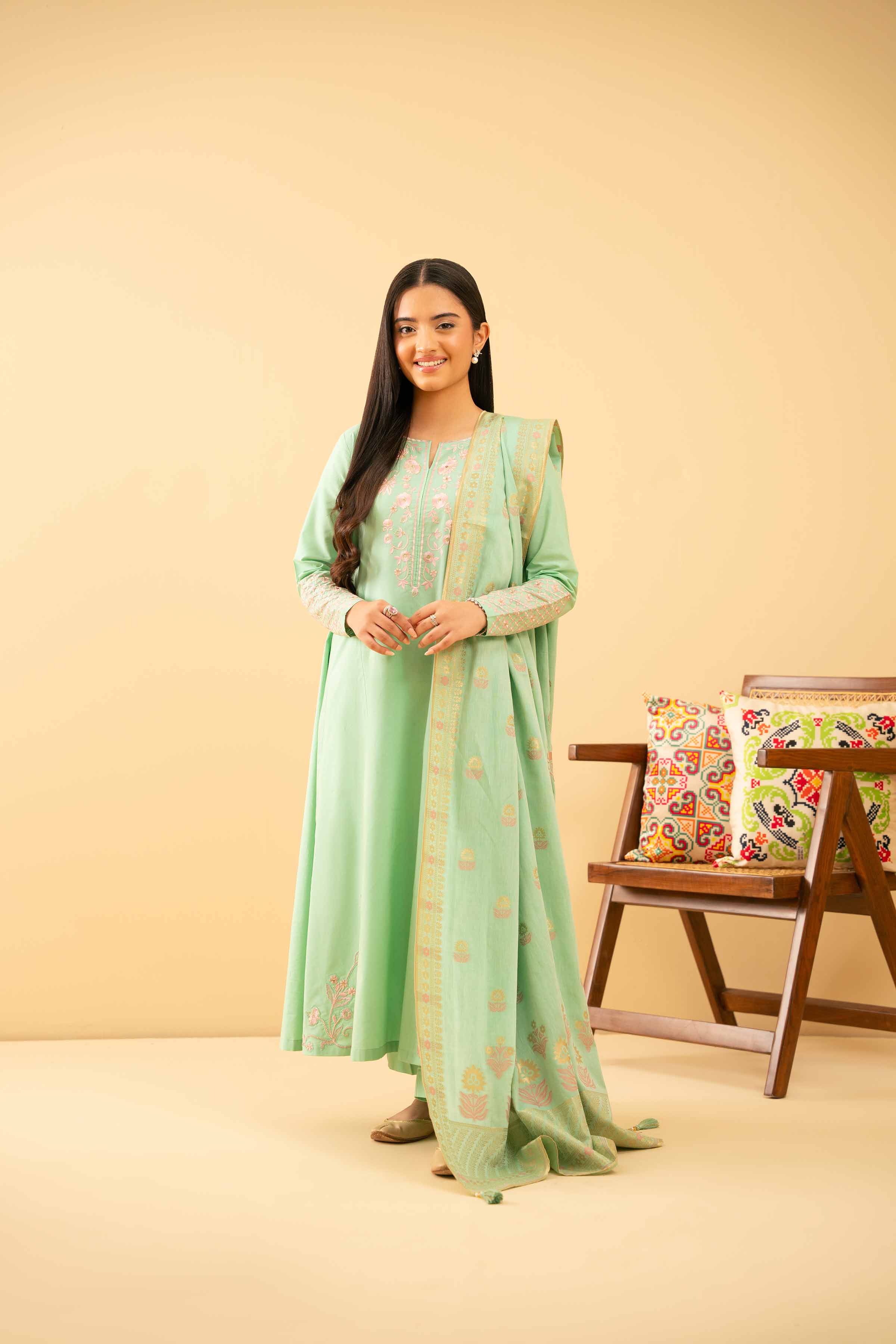 3 Piece - Embroidered Suit - PE25-500 - Image 8