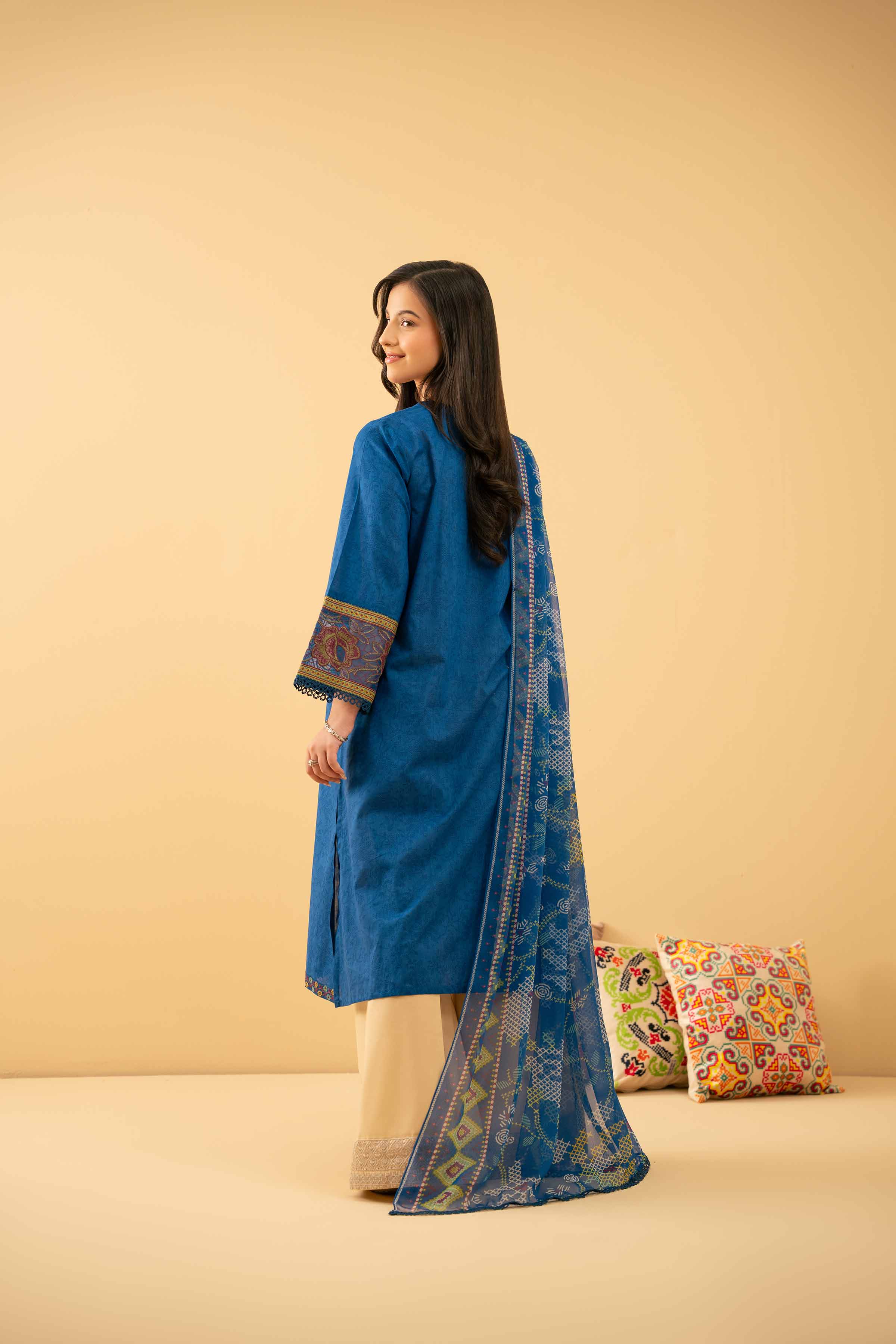 2 Piece - Printed Embroidered Suit - PE25-519 - Image 3
