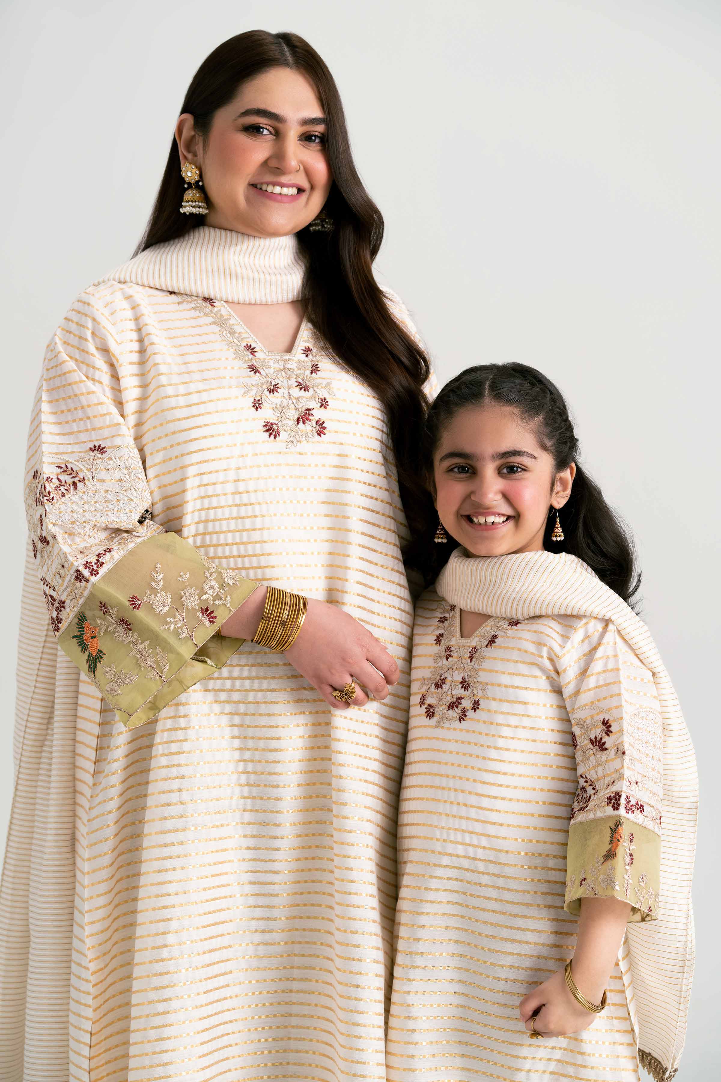 3 Piece - Embroidered Suit - PMD25-15 M - Image 6
