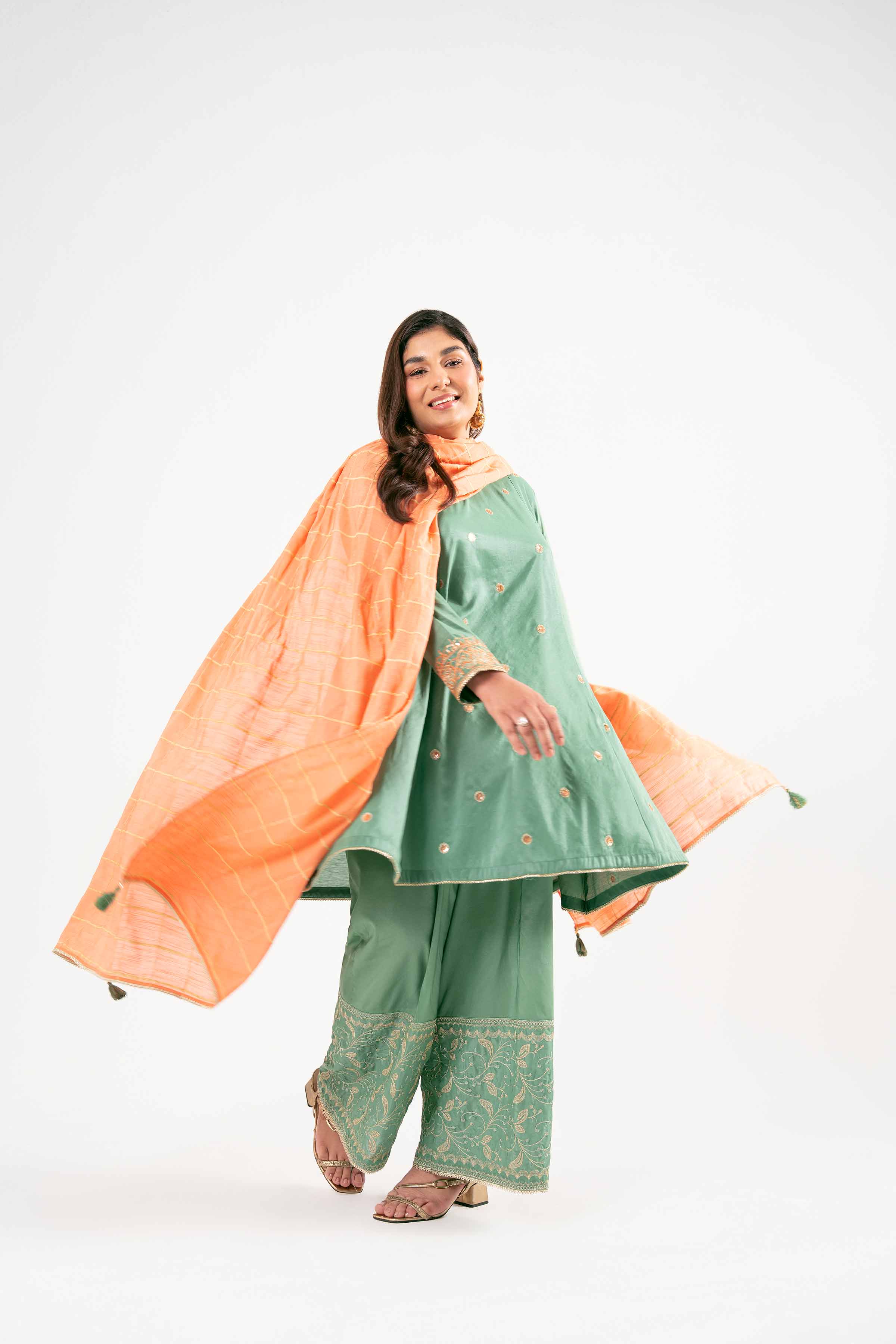 3 Piece - Embroidered Suit - PMD25-19 M - Image 4