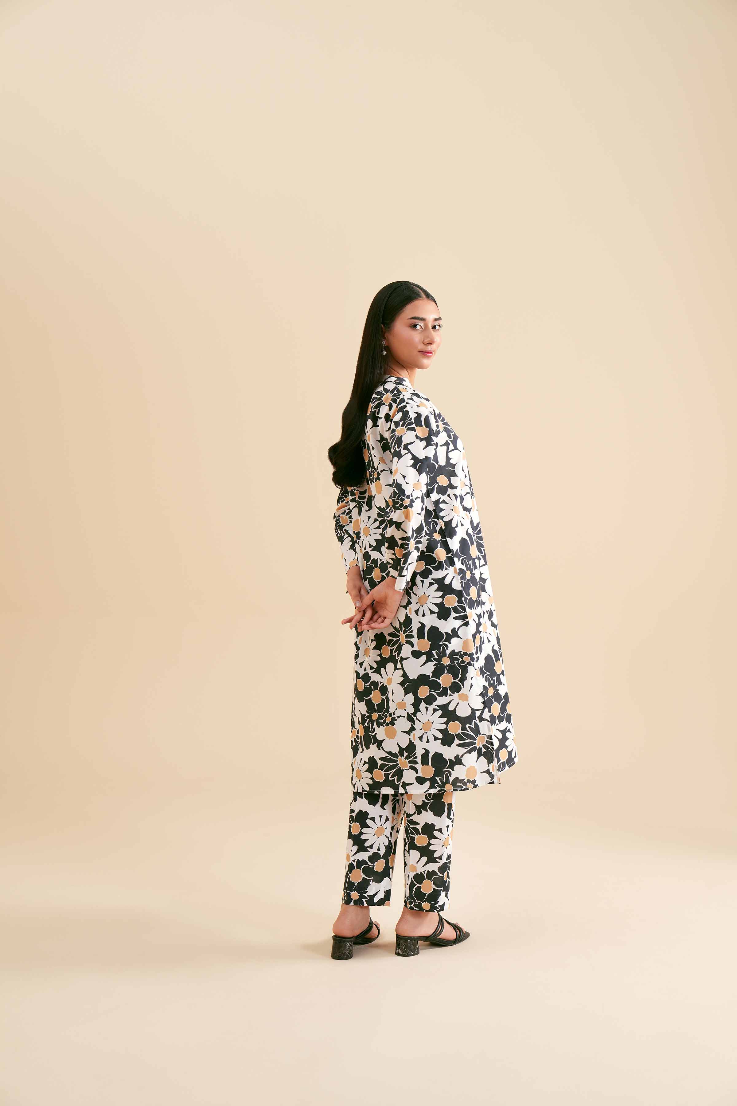 2 Piece - Printed Suit - PS24-266 - Image 3
