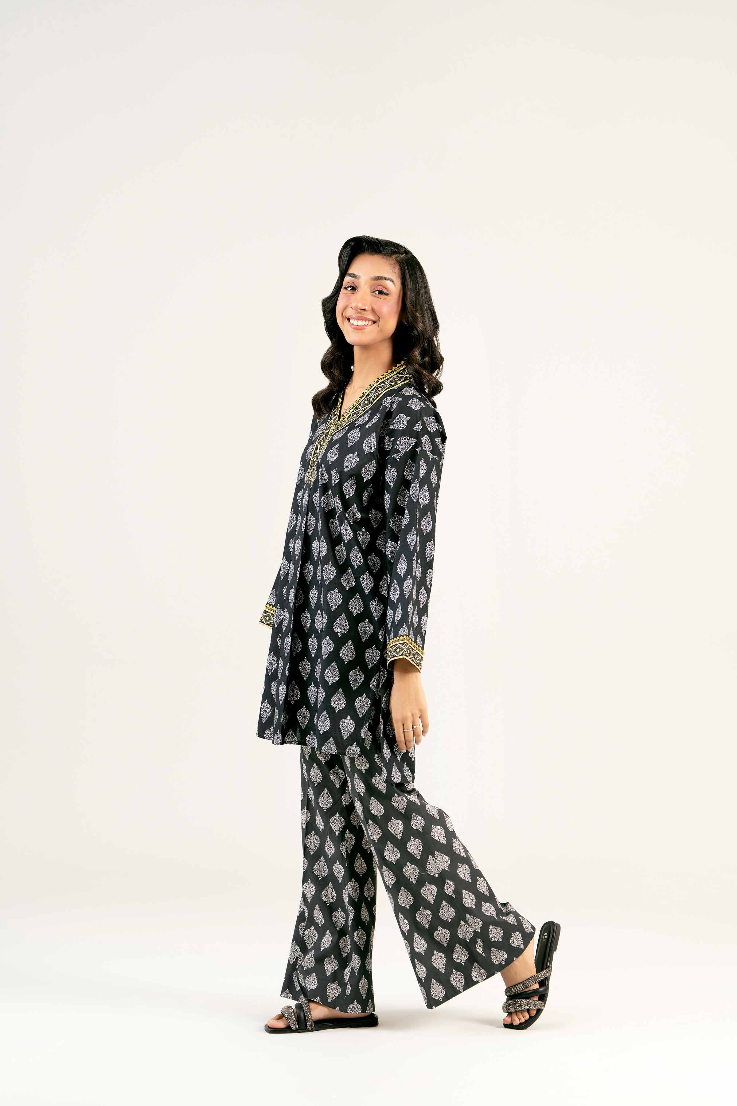 2 Piece - Printed Suit - PS25-12 - Image 4