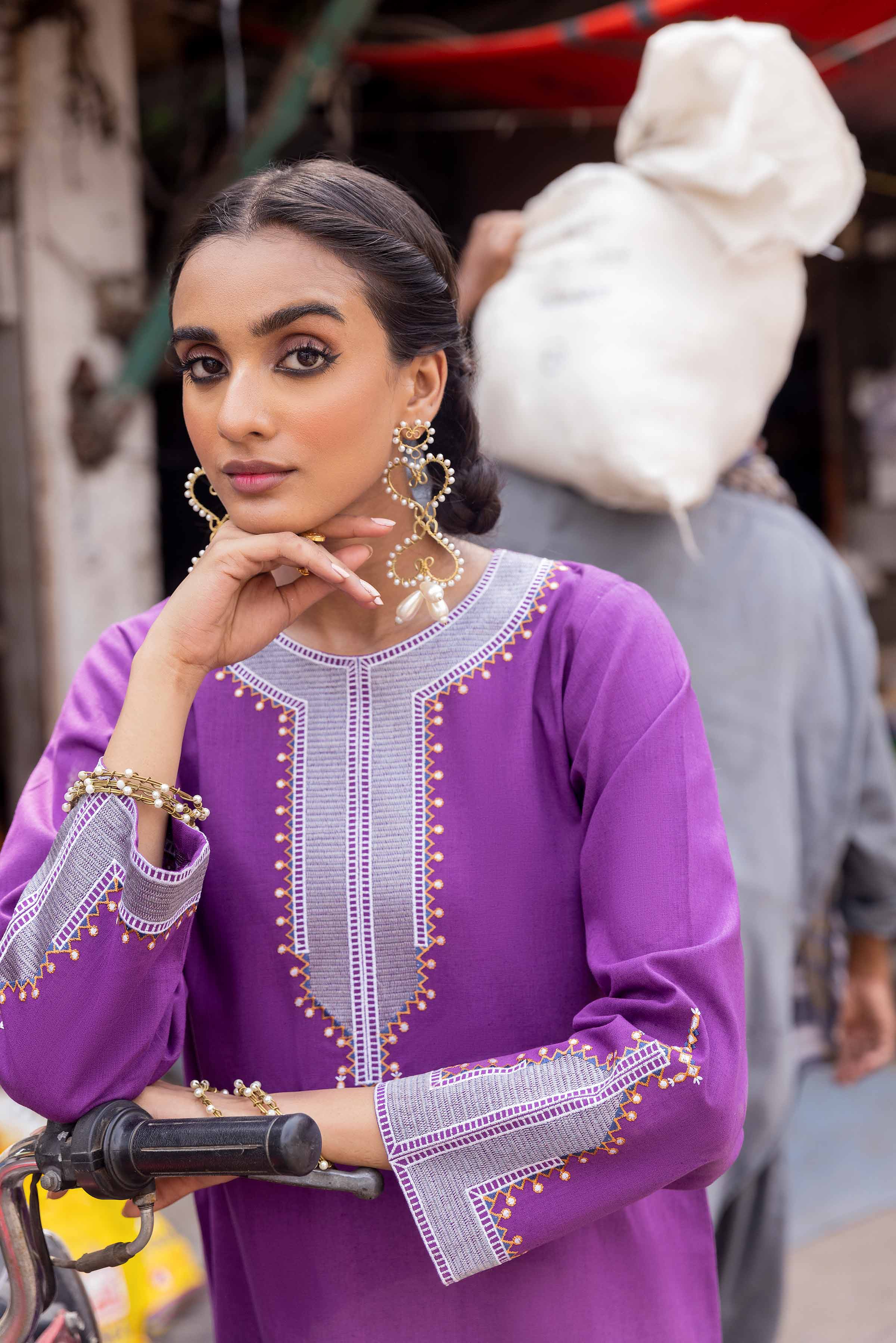 Embroidered Shirt - PW23-67 - Image 3