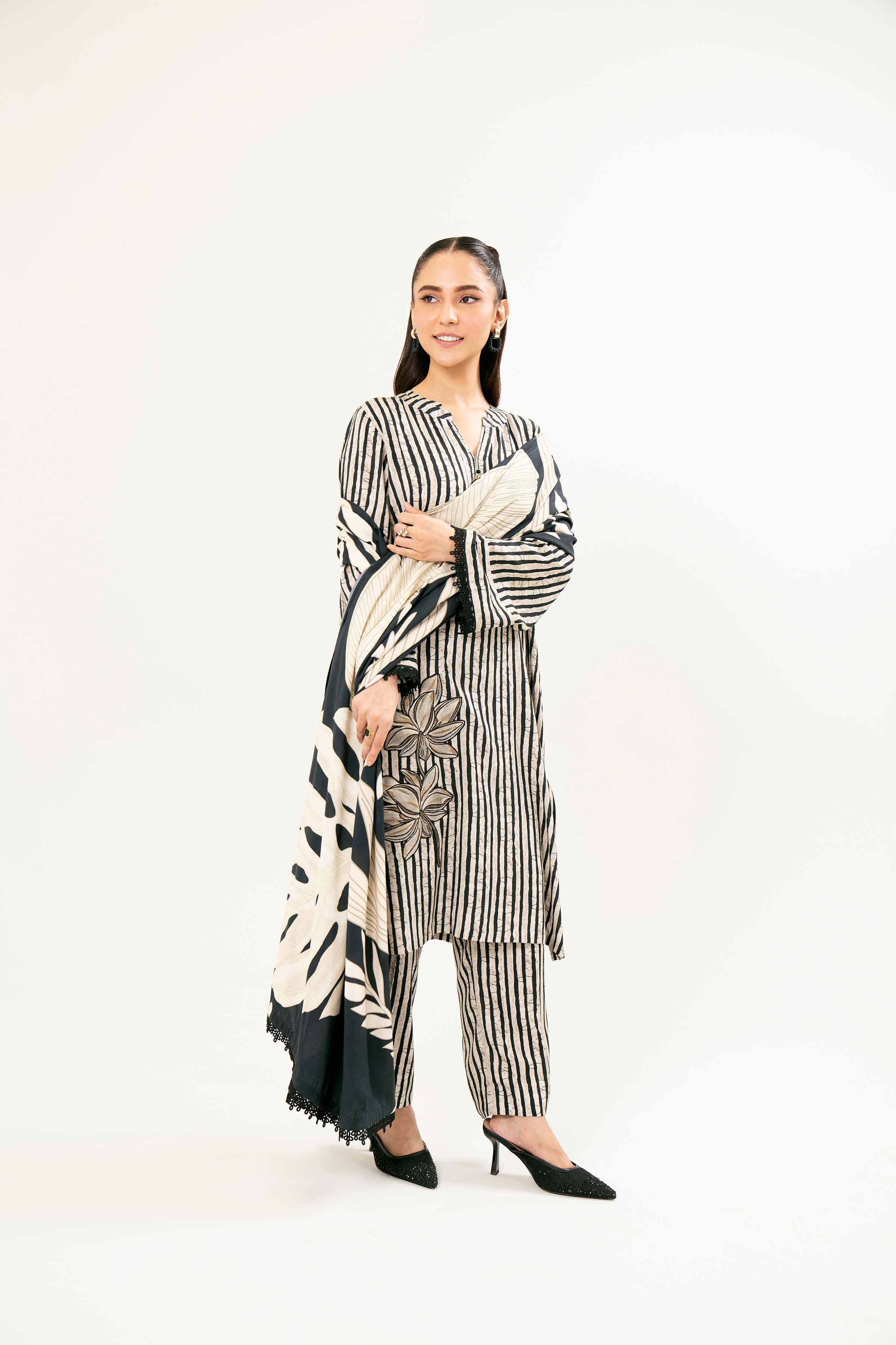 3 Piece - Printed Embroidered Suit - PW24-127 - Image 7