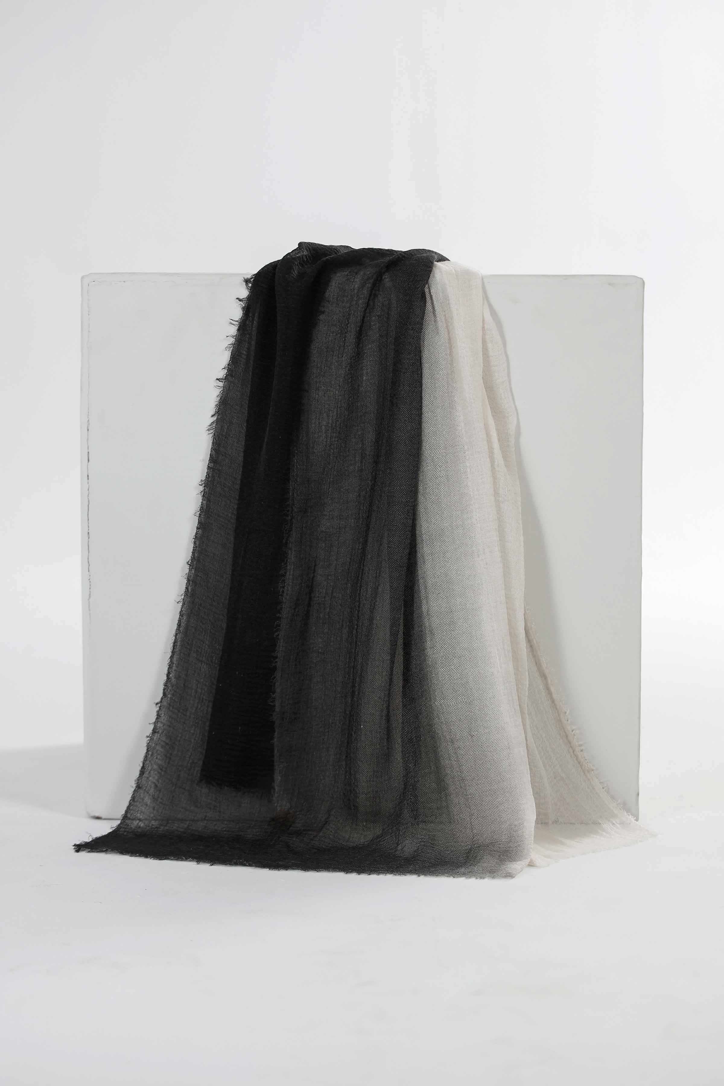 Black & White Women Scarf-435092103