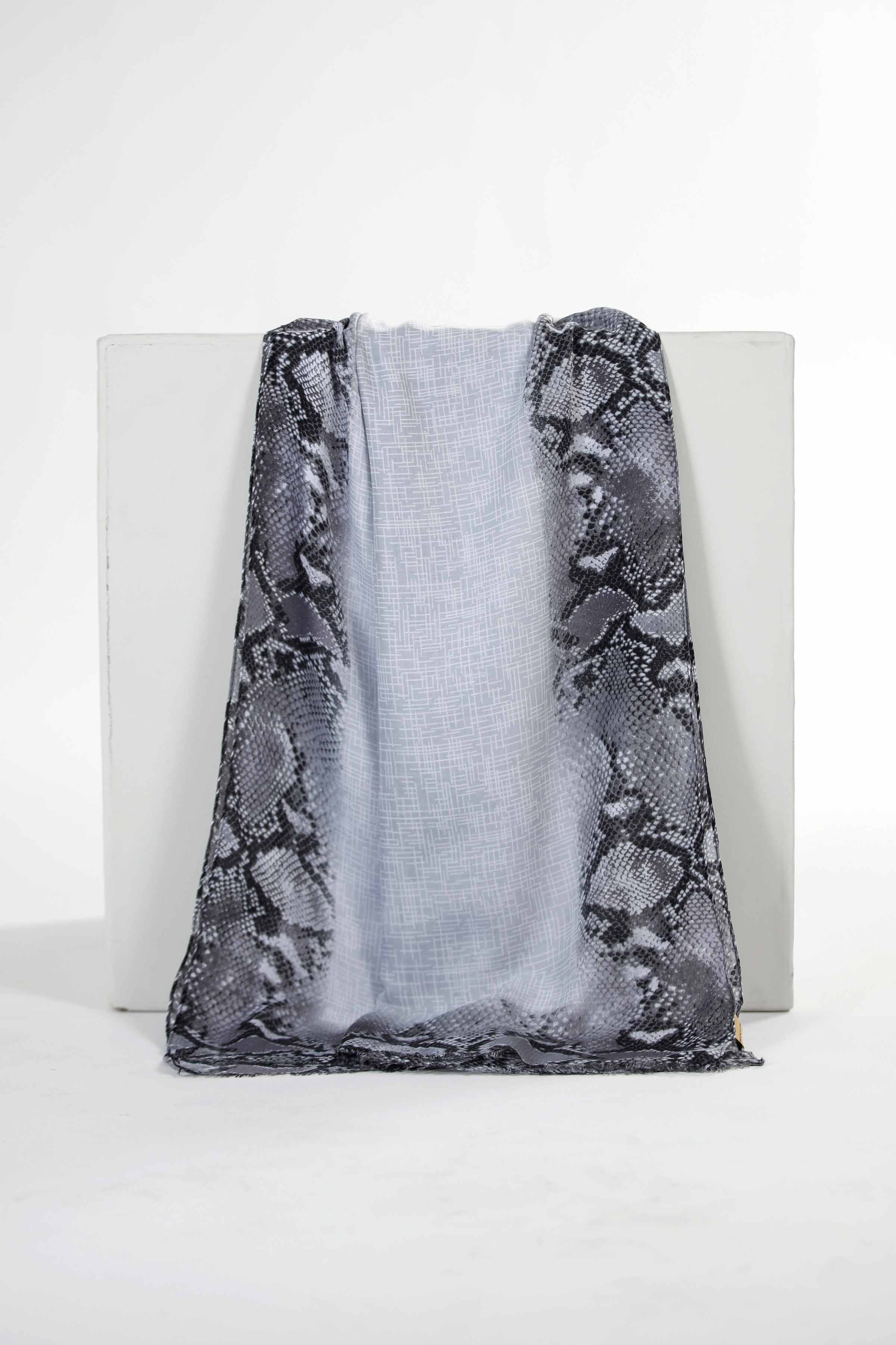 Black Women Scarf-435152103